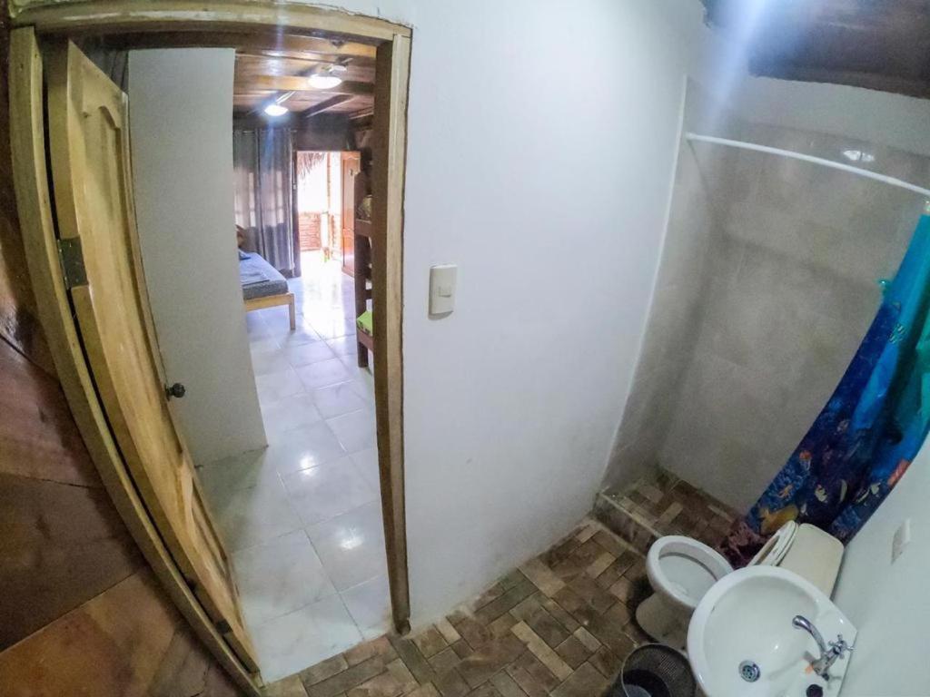 Хостел Iguana Beach House Монтаньита Экстерьер фото